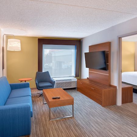 Holiday Inn Express & Suites West Long Branch - Eatontown By Ihg Exterior foto