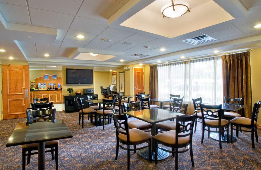 Holiday Inn Express & Suites West Long Branch - Eatontown By Ihg Exterior foto