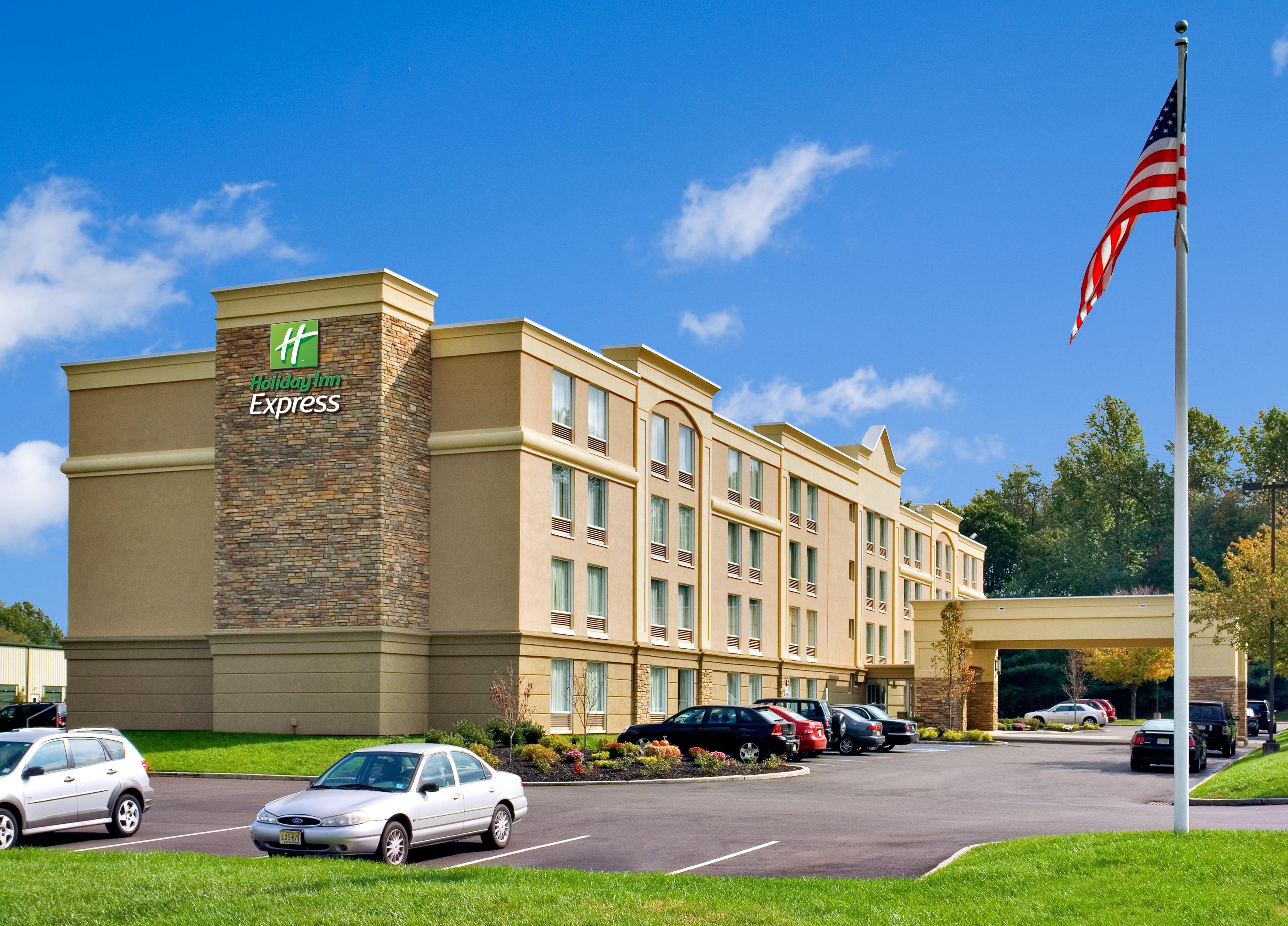 Holiday Inn Express & Suites West Long Branch - Eatontown By Ihg Exterior foto