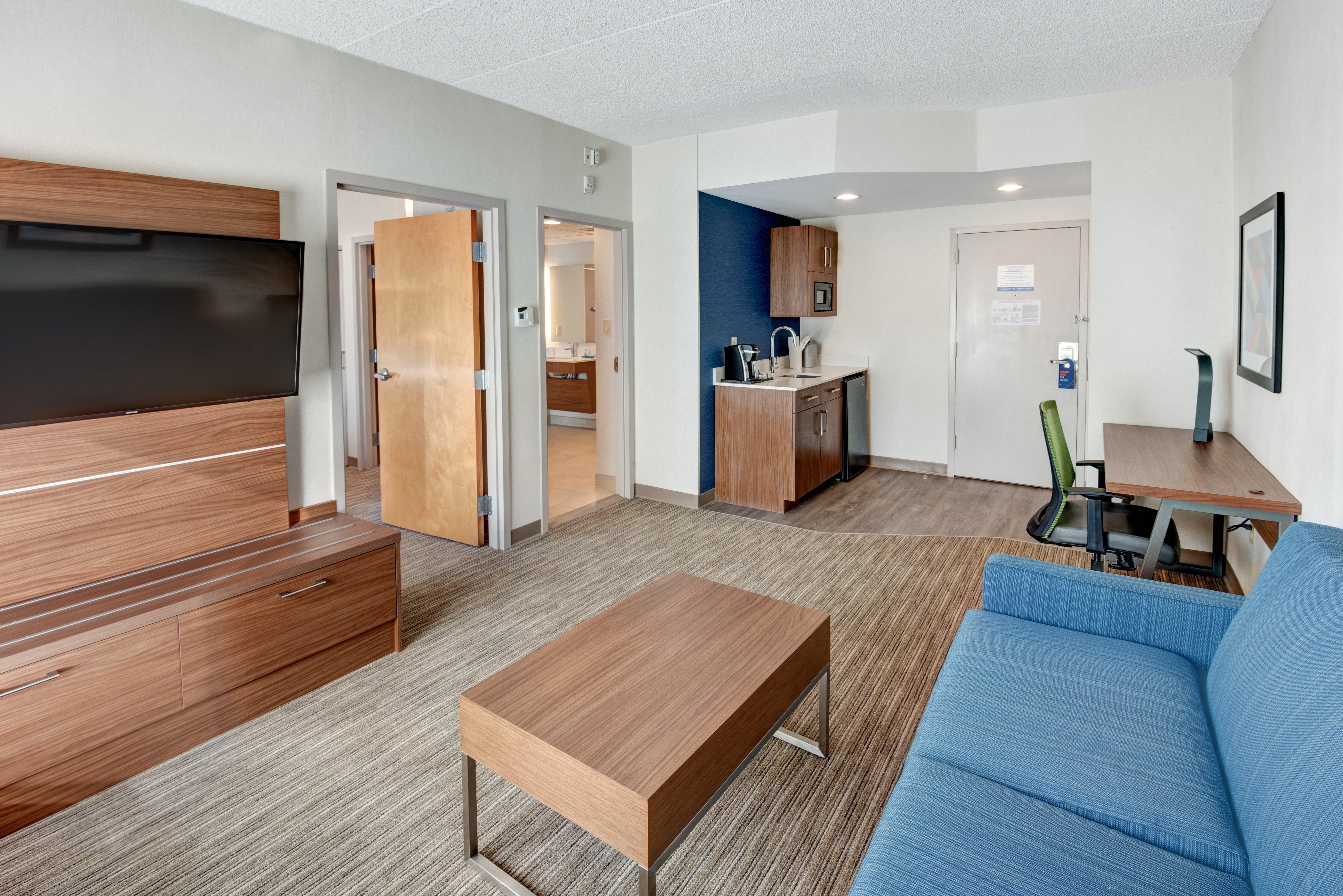 Holiday Inn Express & Suites West Long Branch - Eatontown By Ihg Exterior foto