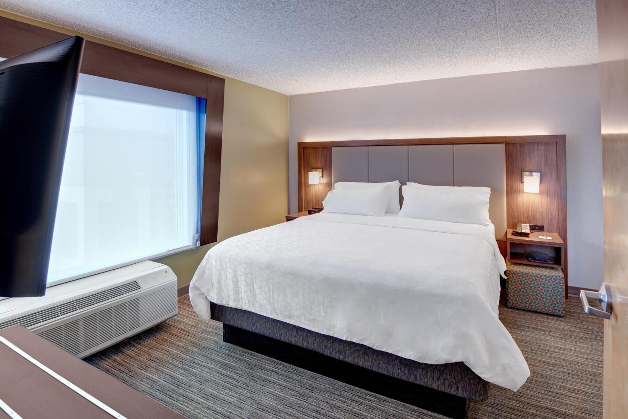 Holiday Inn Express & Suites West Long Branch - Eatontown By Ihg Exterior foto
