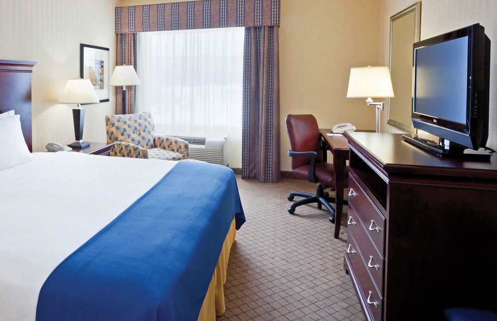 Holiday Inn Express & Suites West Long Branch - Eatontown By Ihg Exterior foto