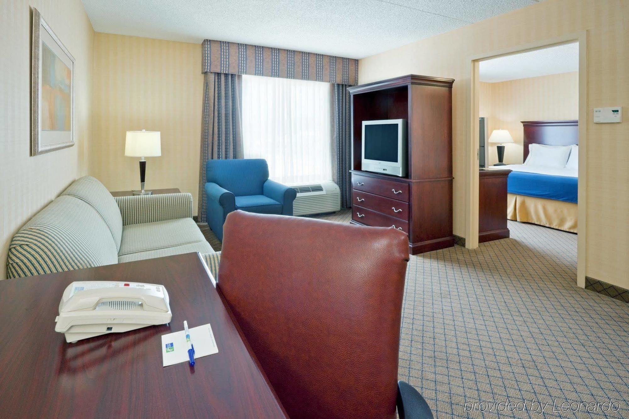 Holiday Inn Express & Suites West Long Branch - Eatontown By Ihg Habitación foto