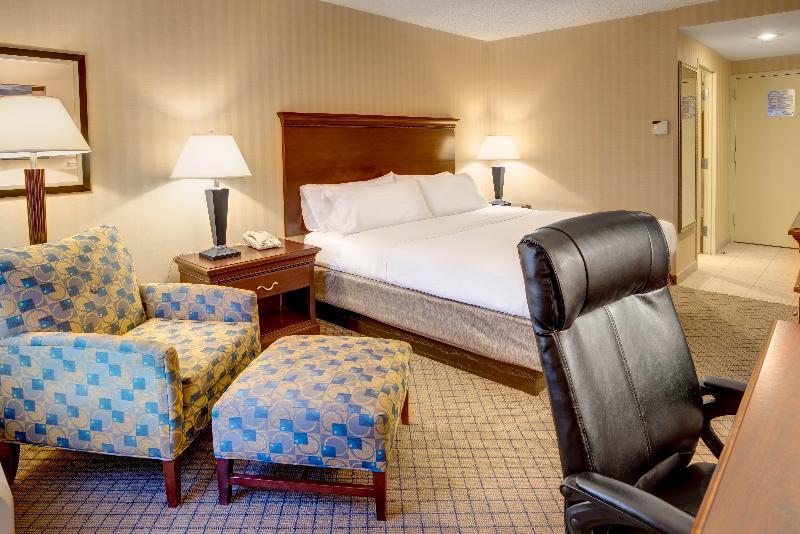 Holiday Inn Express & Suites West Long Branch - Eatontown By Ihg Exterior foto